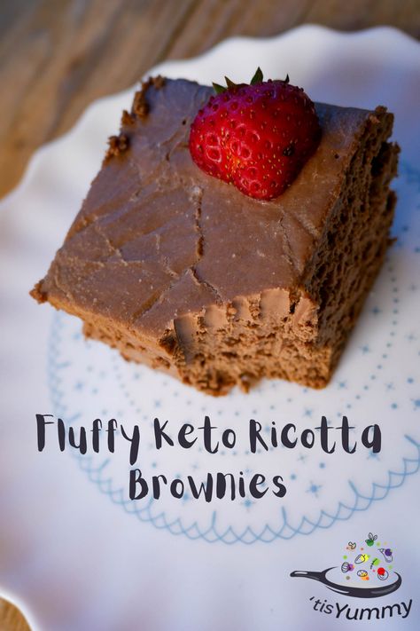 It’s hard to overstate the joy of biting into the glorious texture of these awesome fluffy keto ricotta brownies! The moist, yet crunchy nutty base, contrasting with the melting buttery frosting… Especially if you’ve just taken yours out of the fridge, it’s almost like digging into the best chocolate ice cream you’ve ever had in your life ❤️ Ricotta Brownies, Ricotta Recipes Dinner, Keto Ricotta Recipes, Ricotta Stuffed Chicken Breast, Ricotta Stuffed Chicken, Low Carb Brownies, Ricotta Recipes, Keto Brownies, Chocolate Ice