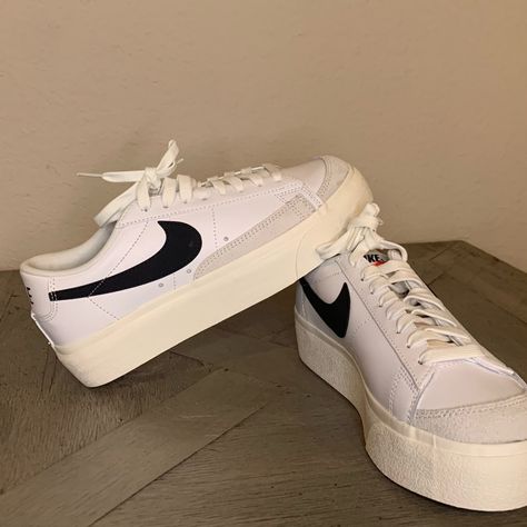 Step Up Your Sneaker Game With These Chic Nike Blazer Low Platform Kicks. Combining Retro Style With A Modern Twist, They Feature A Sleek Low-Top Design And A Trendy Platform Sole. Perfect For Adding A Touch Of Edge To Any Outfit, These Sneakers Are A Must-Have For Fashion-Forward Individuals Trendy Platform Shoes, Shoes For Women Aesthetic, Best Shoes For Women, Low Top Nikes, Nike Air Max 200, Painted Nikes, Nike Blazer Low, Shoe Storage Solutions, Blazer Low