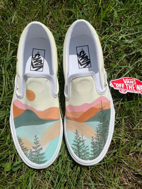 Paint Shoes Ideas, Easy Shoe Painting Ideas, Diy Shoe Painting Ideas, Shoe Painting Ideas Vans, Converse Painting, Paint Mugs, Custom Vans Ideas, Vans Painted Shoes Ideas, Shoe Painting Ideas