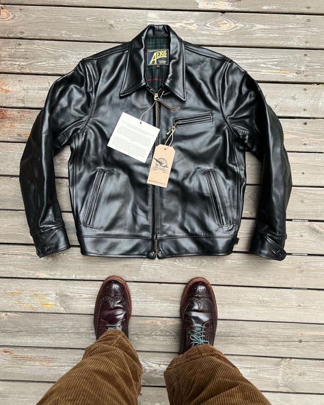 N&S on Instagram: “Premier highwayman model,classic style in 1930S. Aero leather clothing production,hand made high quality leather jacket in Scotland.Horween…” Aero Leather Jacket, Leather Clothing, Man Style, Leather Jacket Men, Leather Jackets, Men's Style, High Quality Leather, Moda Casual, Scotland