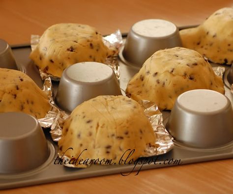 Chocolate Chip Cookie Bowls, Cookie Dough Cups, Chocolate Chip Cookie Cups, Cookie Bowls, Muffin Tin Recipes, Chocolate Chip Ice Cream, Cream Cakes, Cookie Cups, Ice Cream Cookies