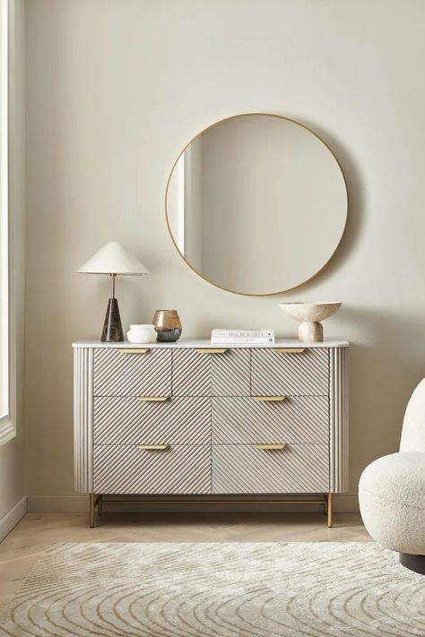 Chest Of Drawers Bedroom Tv, Chest Of Drawers Decor Bedroom, Chester Drawers Ideas Decor, Chest Drawer Decor Ideas Bedroom, Chest Drawer Decor Ideas, Drawer Decor Ideas, Chest Of Drawers Decor, Malm Chest Of Drawers, Bedroom 2024