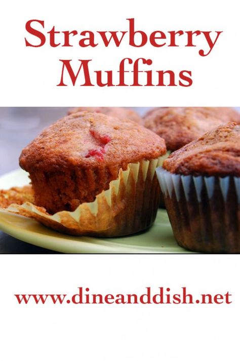 Strawberry Lemon Muffins, Strawberry Muffins Easy, Strawberry Muffin Recipe, Strawberry Muffins Healthy, Strawberry Muffin, Strawberry Muffin Recipes, Homemade Strawberry Sauce, Recipe Strawberry, Berry Muffins