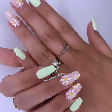 "Unique and eye-catching nail art Lilac Nails Design, Lilac Nails, Spring Acrylic Nails, Cute Gel Nails, Acrylic Nails Coffin Short, Summer Acrylic Nails, Short Acrylic Nails Designs, Dream Nails, Fire Nails