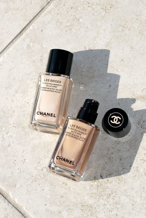 Chanel Beauty Products, Chanel Highlighter, Les Beiges Chanel, Natural Eyeshadow Palette, Koleksi Parfum, Beige Highlights, Chanel Les Beiges, Highlighter And Bronzer, Natural Eyeshadow