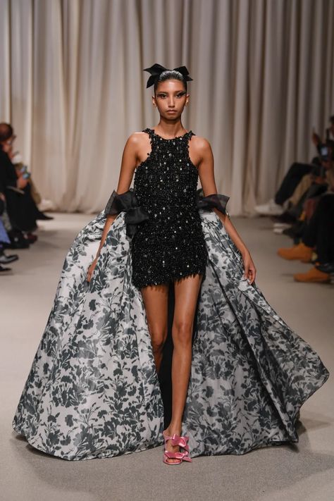 Giambattista Valli Couture Spring 2024 [PHOTOS] Couture 2024, Giambattista Valli Couture, Spring Couture, Giambattista Valli, Spring Dress, Spring 2024, Event Dresses, Elegant Dress, New York Fashion