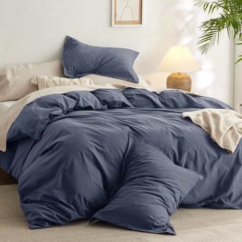 Heavy Comforter Bedding, Blue Room Themes Bedrooms, Simple Comforter Sets, Cozy Bed Comforters, Bed Confort Ideas, Colored Comforter Bedroom, Dark Blue Bedding Aesthetic, Navy Comforter Bedroom Room Ideas, Blue And Orange Bedding