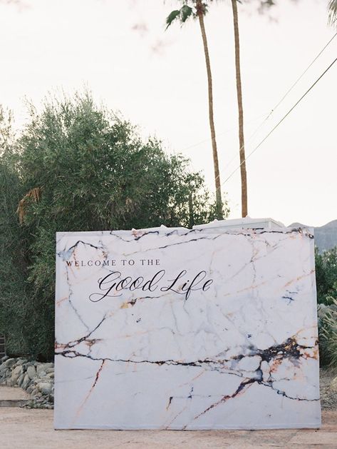 Make a BIG statement with a dramatic marble backdrop. Decoration Buffet, Display Quotes, Earthy Chic, Photo Backdrop Wedding, Low Cost Wedding, Marble Wedding, Palm Springs Wedding, Marquee Wedding, Martha Stewart Weddings