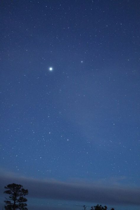 Sirius, from Matt Schulze in Santa Fe, New Mexico. Star Sirius, Sirius Star, Sky Gazing, Nighttime Sky, Star In The Sky, Night Sky Photography, Native American Artwork, Minimal Photography, Star System