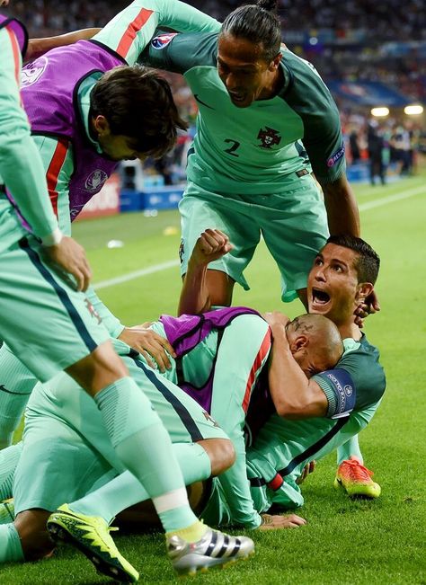 Cristiano Ronaldo celebrating his goal with his teammates. Portugal Euro 2016, World Best Football Player, Portugal National Football Team, Portugal Soccer, Cristiano Ronaldo Portugal, Cr7 Wallpapers, Cristino Ronaldo, Soccer Inspiration, 2016 Pictures