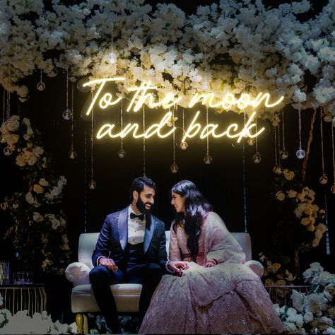 LED Signs for Wedding: How To Use + 5 Wall Decor Ideas / Budget - My Sweet Engagement Led Wall Wedding Backdrop Reception, Engagement Led Sign, To The Moon And Back Wedding, Wedding Sign Backdrop, Led Wedding Sign, Wedding Led Sign, Neon Light Room, Sangeet Stage, Light Room Decor