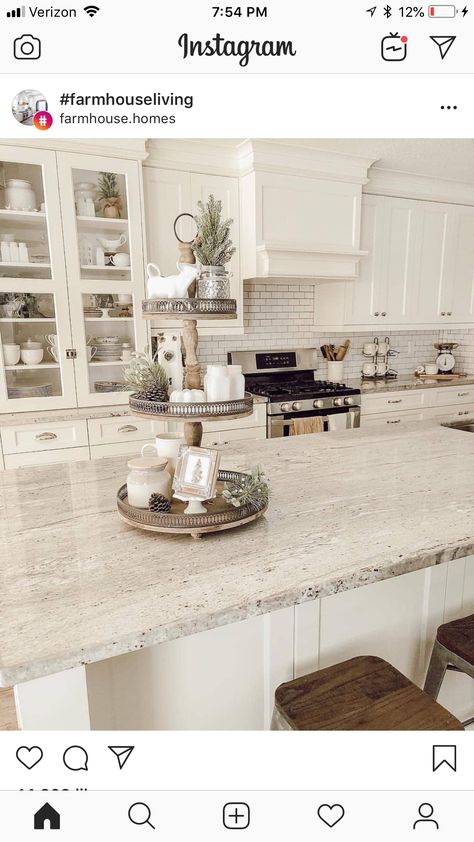 Kitchen Design Countertops, Kitchen Counter Top, Farmhouse Kitchen Design, White Kitchen Design, French Country Kitchen, Modern Farmhouse Kitchens, Luxury Kitchens, Kitchen Redo, Kitchen Countertop