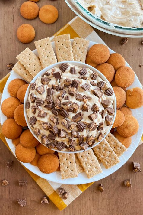 Reese’s Peanut Butter Fluff Dip, Smores Cheesecake Dip, Sweet Crockpot Dip, Reeses Peanut Butter Cup Dip, Reeses Pieces Dip, Reese Cup Dip, Reese Dip Easy, Easy Party Food Dessert, Put Luck Ideas Food