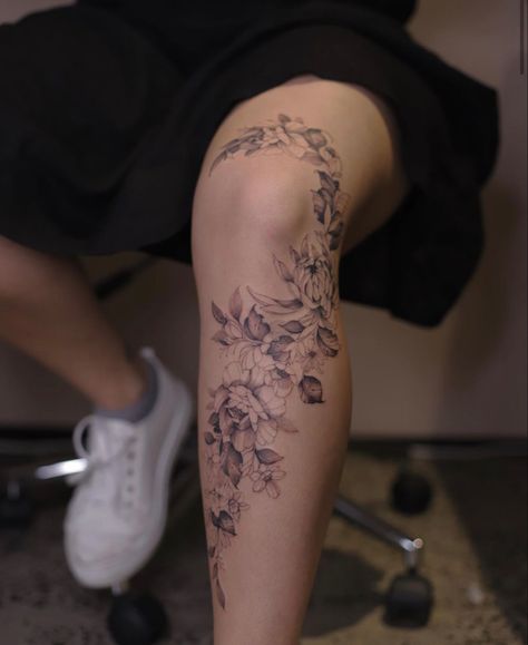 Floral Wrap Around Calf Tattoo, Tatoos Woman Leg Vine, Above The Knee Wrap Tattoo, Tattoo Lower Leg Woman, Sick Leg Tattoos, Floral Tattoo Around Knee, Cherry Blossom Knee Tattoo, Floral Knee Wrap Tattoo, Wrap Around Knee Tattoo Women