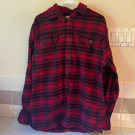 Jach’s Tall And Large Red And Black Flannel Nwt. The Flannel Has Two Pockets On The Side With Buttons And Is Heavy Weight For The Winter/Colder Temperatures. The Flannel Is Made With 100% Cotton. Red And Black Flannel, Black Flannel, Cold Temperature, On The Side, Cold Winter, Red And Black, Heavy Weight, The Winter, Casual Button Down Shirts