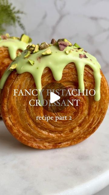 Pistachio Cream Filled Croissant, Pistachio French Toast, Lafayette Croissant Recipe, Pistachio Cream Croissant, Pistachio Cream Puffs, Pistachio Pastry Cream, Lafayette Croissant, Pandan Croissant, Round Croissant Recipe