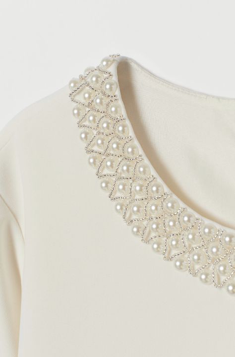 Pearl Embroidery Neck Designs, Pearl Embroidery Dress, Beadwork Dress, Pearl Work Embroidery, Simple Hand Embroidery Patterns, Hand Beaded Embroidery, Hand Embroidery Dress, Embroidery On Kurtis, Simple Embroidery Designs