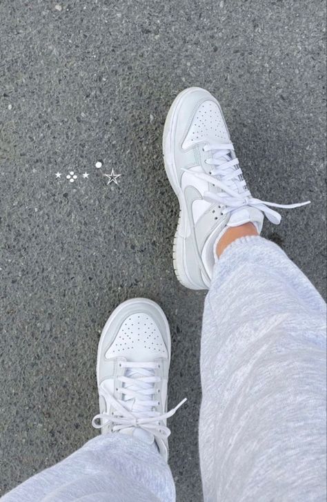 #fashion #nikedunk #dunks #garments #drip #aestheticoutfit #aesthetic #shoes #shoesaddict #fashiondesigner Shoes Dunks Aesthetic, Shoes For Prom Sneakers, Cute Sneakers Aesthetic, White Shoe Aesthetic, White Nike Dunks Outfit, Cute Nike Dunks, Nike Dunks Aesthetic, Nike Aesthetic Shoes, Nike Sneakers Aesthetic