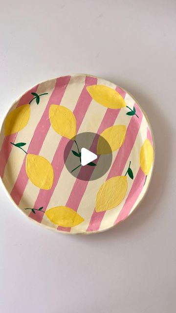 Sculpd | Craft Reinvented on Instagram: "Trending: decorative plates 😍🍽️🍋

*not food safe

#painting #decorativeplate #interiordesign #airdryclay #pottery #clayart #diycrafts #diy #giftideas #lemon #summeraesthetic" Lemon Pottery Painting, Lemon Ceramics, Safe Painting, Pottery Painting, Air Dry Clay, Clay Art, Summer Aesthetic, Food Safe, Decorative Plates