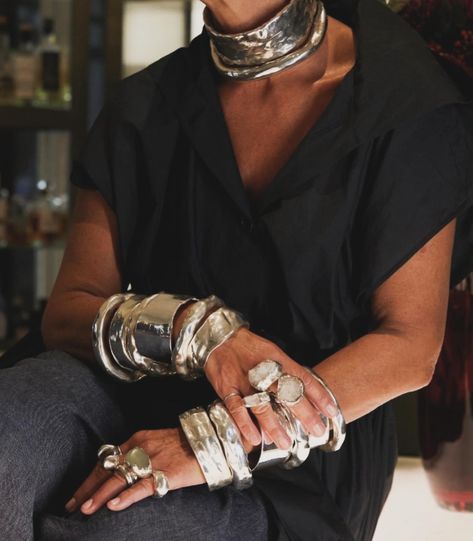 No such thing as over accessorizing. Chunky and stacked jewelry is always in #champagneauntea . . Do you love the stacked jewelry look . . #inspiration #style #fashion #looks Chunky Metal Jewelry, Chunky Silver Jewellery, Stacking Jewelry, Jewelry Stack, Jewelry Stacking, Chunky Bracelets, Chunky Jewelry, Dope Jewelry, Meaningful Jewelry