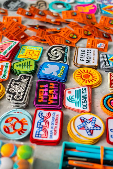 The Right Way with Aaron Draplin - Right Way Signs of Chicago Aaron Draplin, Draplin Design, Timberline Lodge, Dinosaur Jr, Graphic Design Fonts, Retro Brand, Sticker Patches, Badge Design, Patch Design