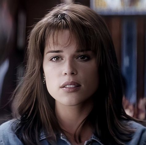 sidney prescott Sydney Prescott Haircut, Sydney Prescott Makeup, Sidney Prescott Haircut, Sidney Prescott Makeup, Scream Neve Campbell, Sidney Prescott 1996, Sydney Prescott Hair, Sidney Prescott Hair, Girl Characters From Movies