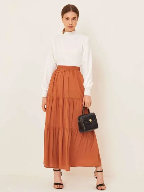 High Waisted Maxi Skirt Outfit, Tiered Maxi Skirt Outfit, Tiered Skirt Outfit, Flare Skirt Outfit, Maxi Skirt Outfit Ideas, Fall Maxi Skirt Outfits, Outfit Ideas Shein, Ruffle Skirt Outfit, 2020s Fashion