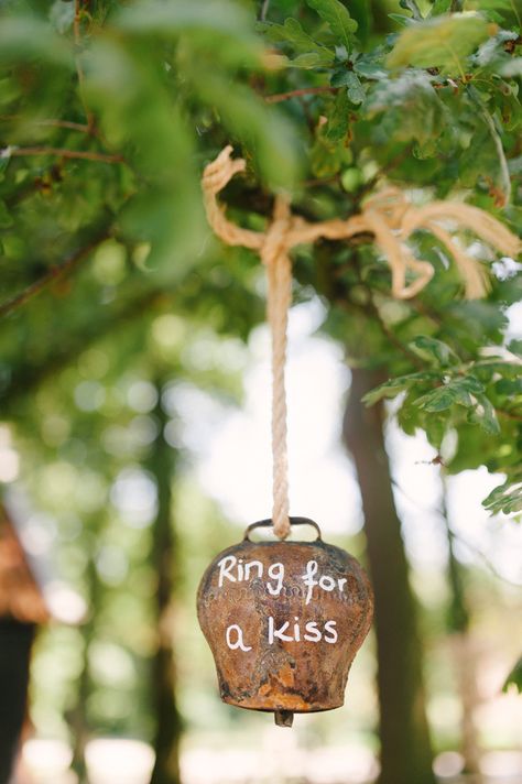 Garden Wedding Ideas On A Budget, Netherlands Wedding, Bohemian Schick, Creative Wedding Ideas, Wedding Boho, Cute Wedding Ideas, A Kiss, Trendy Wedding, Backyard Wedding