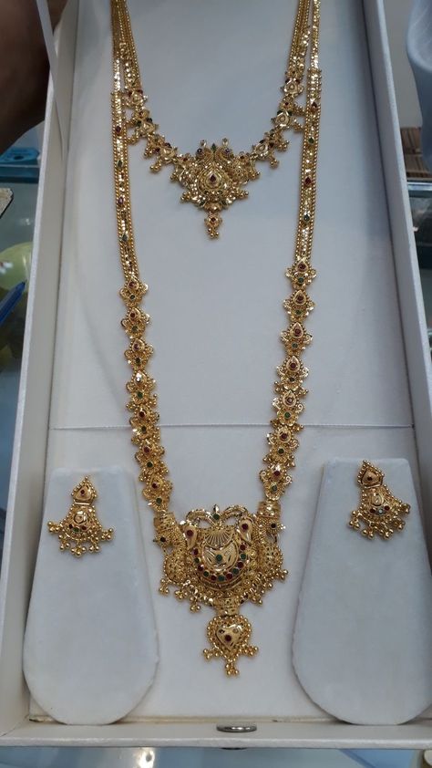 New Gold Long Haram Designs, Gold Jewelry Simple Necklace Long, Long Haram Necklace Set Designs Gold, Long Haram New Models Gold, Gold Necklace Haram Set, Gold Harams New Models, Simple Gold Haram Designs Indian, Necklace Haram Set Gold, Haram Sets Jewellery Designs