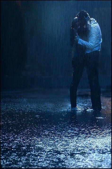 45 Kisses in the Rain to Still Your Beating Heart ... Goodbye Pictures, Couple In Rain, Never Say Goodbye, Ravenclaw Aesthetic, I Love Rain, Kissing In The Rain, Ugly Love, Romantic Couples Photography, Love Rain