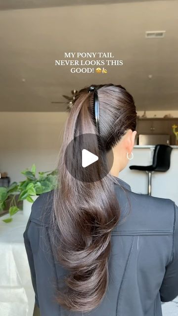 About Her Hair on Instagram: "@abigaillinnn shares how using a banana clip gave her ponytail an upgrade 💕 . . . . . #hairgoals #hairspo #hairstyling #hairstyle #hairstyles #hairstylegoals #hairstyles_ideas__ #hairstyled #haircute #hair #hairofinstagram #hairdo #hairstyleideas #ponytail #bananaclip #hairclip #accessories #girlsaccessories #hairaccessories #hairtutorial #hairstyletutorial #hairtutorials #tutorialhair #instahair #tutorialhairdo #hairvideo #hairvideos" Banana Clip Hairstyles Black Women, Hairstyles With Banana Clips, How To Use A Banana Clip, Banana Hair Clip Hairstyles, Banana Hairstyle, Banana Clip Hairstyles, Hairclip Hairstyle, Hair Clip Ponytail, Banana Hair Clips