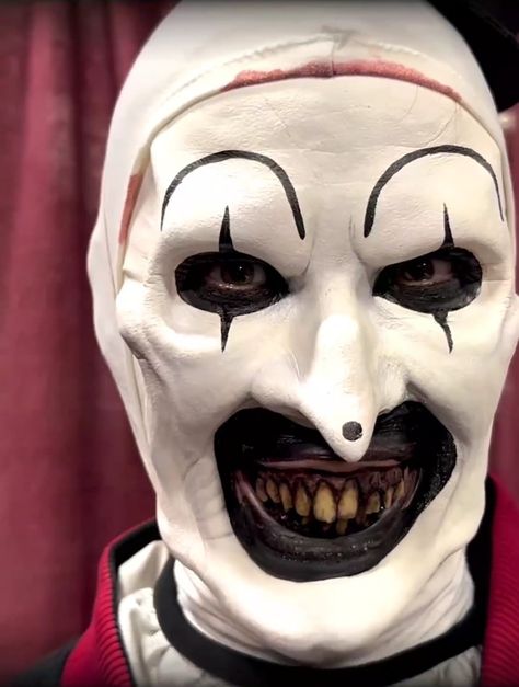 Art The Clown Terrifier Terrifier Makeup Look, Terrifier Women Costume, Halloween Costumes Terrifier, Terrifier Clown Costume, Art The Clown Face Paint, The Terrifier Costume, Super Scary Halloween Makeup, Art The Clown Pumpkin, Art The Clown Terrifier Makeup