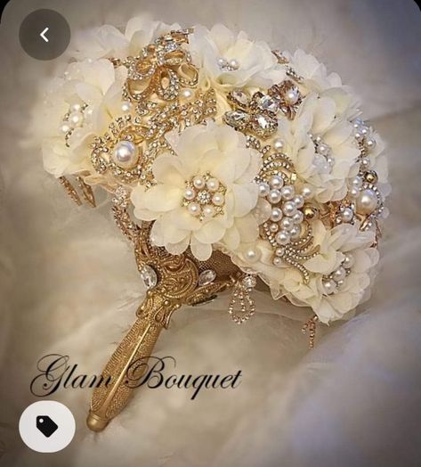 Glam Bouquet, Jewelry Bouquet, Brooch Bouquet Diy, Quinceanera Bouquet, Ivory Jewelry, Quinceanera Dresses Gold, Ivory Bouquet Wedding, Jeweled Bouquet, Bridal Brooch Bouquet