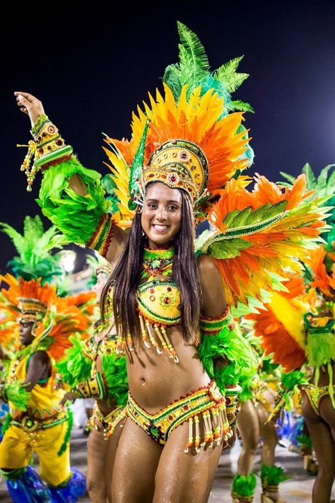 See All the Fabulous Costumes From Rio's Carnival- Cosmopolitan.com Rio Carnival Costumes, Brazilian Carnival Costumes, Carribean Carnival Costumes, Diy Karneval, Carnival Outfit Carribean, Karneval Diy, Brazilian Culture, Carnival Dancers, Brazilian Carnival