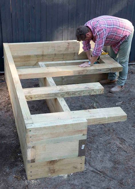 How to build a bench seat and planter box | Better Homes and Gardens Build A Bench Seat, Build A Bench, Brick Planter, Pine Garden, Garden Retaining Wall, Planter Bench, Garden Planter Boxes, Back Garden Design, Patio Planters