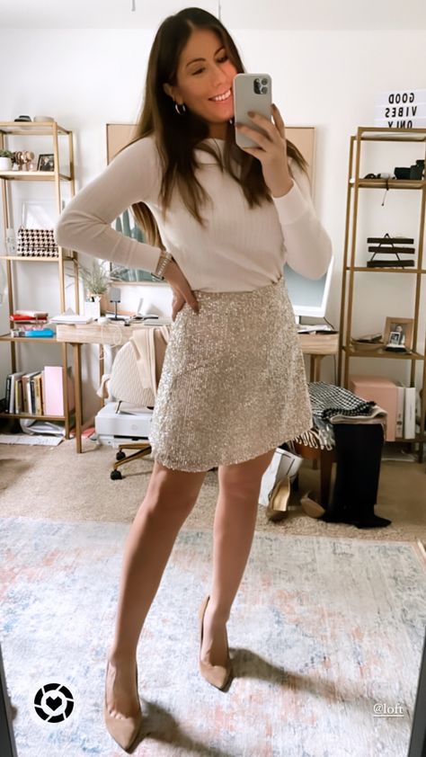 Sparkly Skirt Christmas Outfit, Loft Sequin Skirt, Champagne Sequin Skirt Outfit, Cream Sequin Skirt Outfit, White Sequin Skirt Outfit, Faux Leather Mini Skirt Outfit, Gold Sequin Skirt Outfit, Sequin Skirt Outfits, Sequin Mini Skirt Outfit