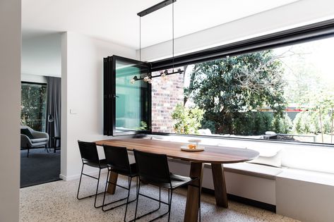 Window Dinner Table, Window Seat Bifold Windows, Window Seat And Table, Bifold Window Seat, Dining Table Window Seat, Bifold Windows Kitchen, Bifolding Windows, Kitchen Window Seat With Table, Window Seat Dining Table