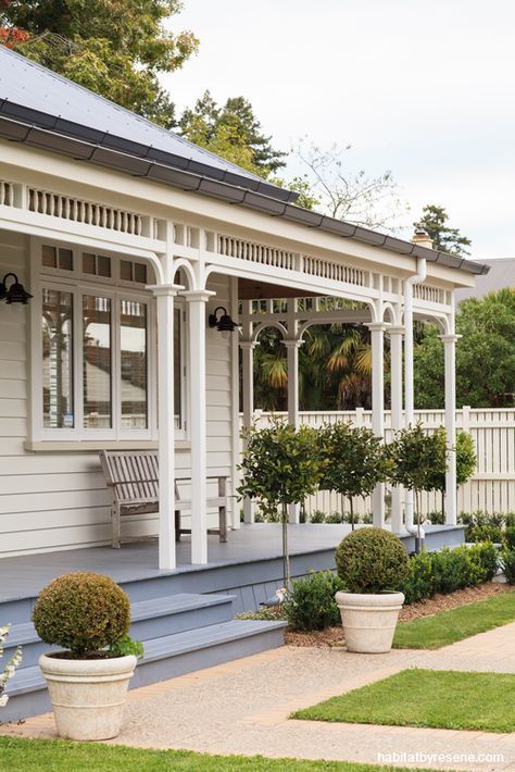 The back of the house has an elegant full-length veranda, finished in Resene Non Skid Deck and Path tinted to Resene Shuttle Grey. The weatherboards are Rese... Weatherboard House, Cottage Exterior, Exterior Color Schemes, House Paint Exterior, Exterior House Colors, Facade House, Pusheen, Home Fashion, Exterior Colors