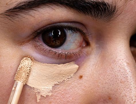 A Makeup Artist Shares The Flattering Concealer Hack That Can Make You Appear Decades Younger Applying Concealer Under Eyes, Concealer Tips, Concealer Tricks, Powder Eyeliner, Real Makeup, Apply Concealer, Using Concealer, Face Contouring Makeup, Eyeliner Tips