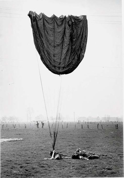 Liberation Of Paris, Operation Market Garden, Susan Sontag, Wwii Photos, Adventure Photographer, Magnum Photos, White Photo, D Day, Photojournalism