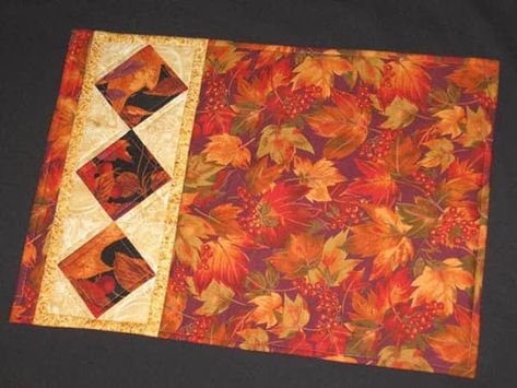 Bat Quilt Block, Easy Placemats, Quilted Placemat Patterns, Placemat Patterns, Quilted Placemat, Quilted Table Runners Patterns, Place Mats Quilted, Placemats Patterns, Quilted Table Toppers