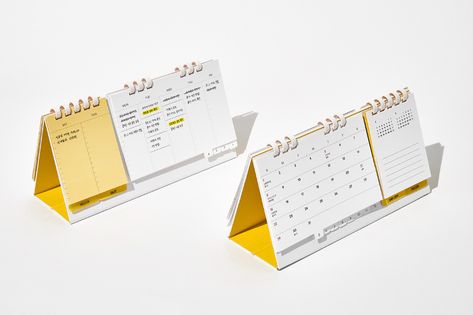 2022 Kakao Pay Schedule Kit on Behance Creative Desk Calendar, Calendar Design Inspiration, Desk Calendar Design, Magazine Layout Inspiration, Table Calendar, Schedule Calendar, 달력 디자인, Pamphlet Design, Diy Calendar