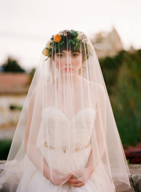 Romantic European-Inspired Wedding Ideas via oncewed.com Wedding Veil Styles, Bridal Veils And Headpieces, Tattoos Black, Drop Veil, Veil Styles, Boda Mexicana, Wedding Hairstyles With Veil, European Wedding, Black Tattoo