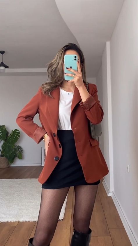 Terracota Blazer Outfit, Buisness Casual Women Outfits Skirt, Rust Blazer Outfit Women, Work Outfits Women Skirt, Blazer And Skirt Outfits, Bussines Casual Woman, Smart Casual Work Outfit Women, Business Casual Skirt, Smart Casual Work Outfit