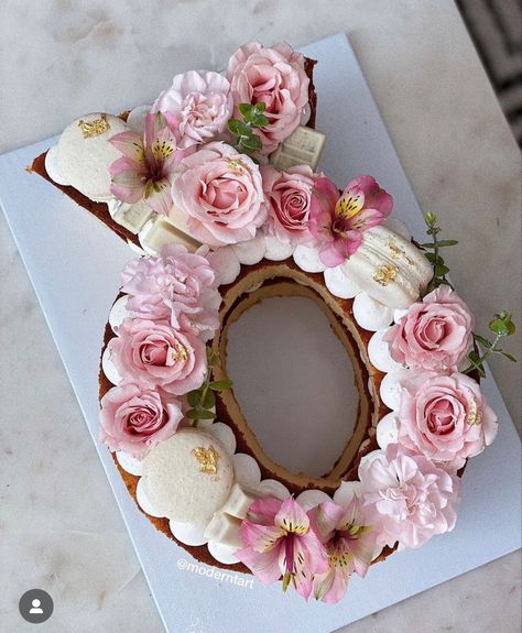 Engagement ring cake #engagement #engagementcake #ringcake Engagement Ring Cake, Wedding Cake Flower, Cake Engagement, Ring Cake, Nutella Cake, Cake Flower, Engagement Cakes, Wedding Cakes With Flowers, Beautiful Cake