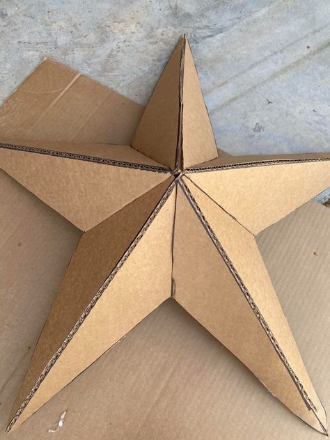 Diy Cardboard Star Tree Topper, Diy Cardboard Xmas Decor, Tree Star Diy Topper, Christmas Tree Diy Cardboard, Diy Large Star Decoration, Stars Diy Decoration, Xmas Stars Diy, Diy Hanging Stars Decoration, Star Ideas Crafts