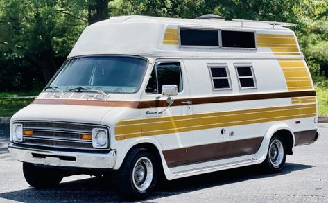 Dodge Camper Van, Van Exterior, Dodge Tradesman, Camper Vintage, Volkswagen Vans, Adventure Van, Painted Vans, Dodge Van, Vintage Rv