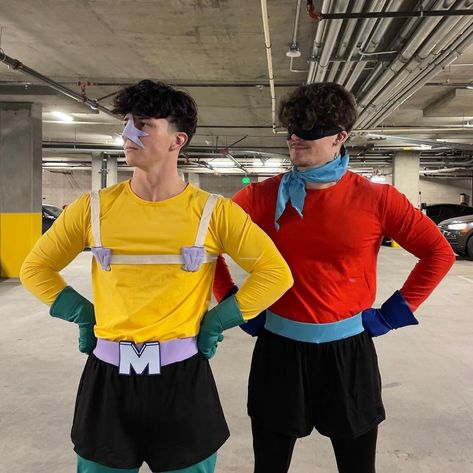 Halloween Outfit Ideas Couples, Cute And Easy Halloween Costumes Couples, Duo Male Halloween Costumes, Superhero Costume Men, Male Duo Costumes, College Halloween Costume Ideas Guys, Iconic Duo Day Spirit Week, Halloween Costumes Gay Guys, Boy Duo Halloween Costumes