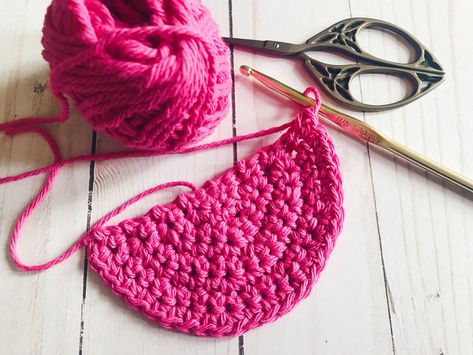 How To Crochet A Semi Circle, Half Circle Crochet Pattern Free, Half Circle Granny Square, How To Crochet A Half Circle, Crochet Semi Circle Pattern, Half Circle Crochet Pattern, Crochet Half Circle Pattern, Crochet Semi Circle, Grinch Eyes