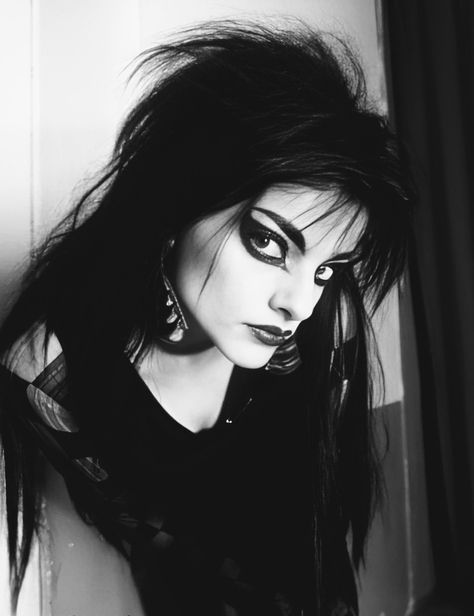 Cinnamon Hadley, Nina Hagen 70s, Goth Icon, 90s Punk, 80s Goth, Nina Hagen, Show Makeup, Manic Pixie Dream Girl, Women Of Rock